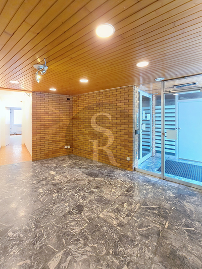 Hôpital 26 - Local commercial de 41m2 avec vitrine